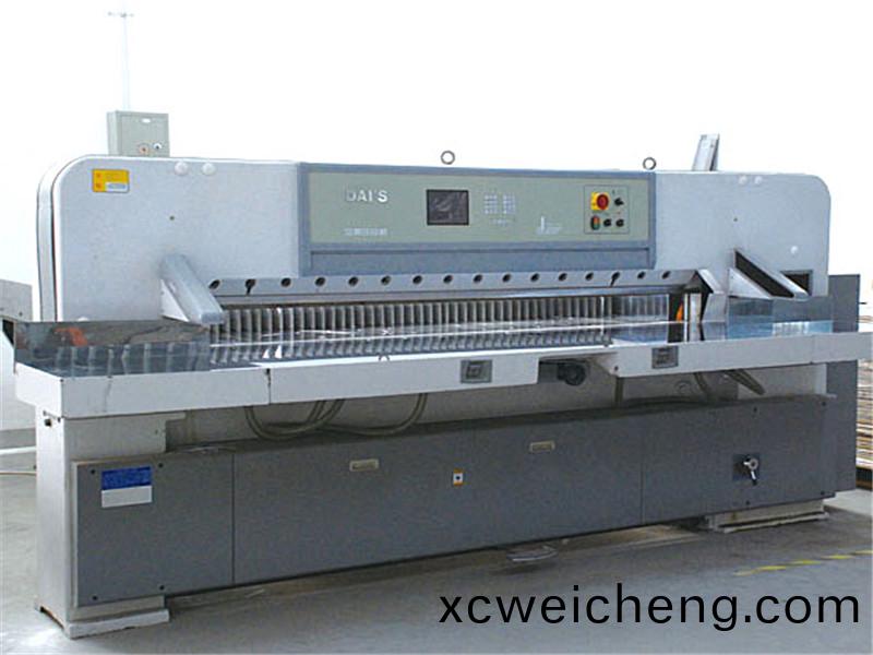 數(shù)(shu)字(zi)高(gao)速切(qie)紙機(ji)